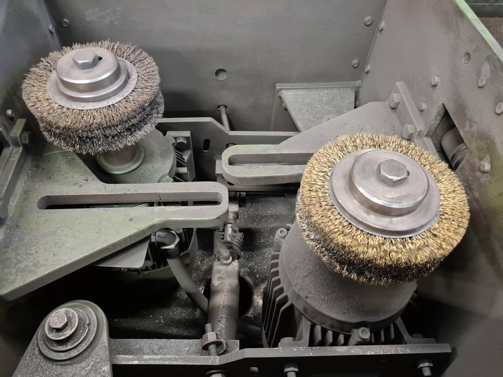 Fabricant de goupillon acier pour l'ébavurage à Lyon 69 Rhône